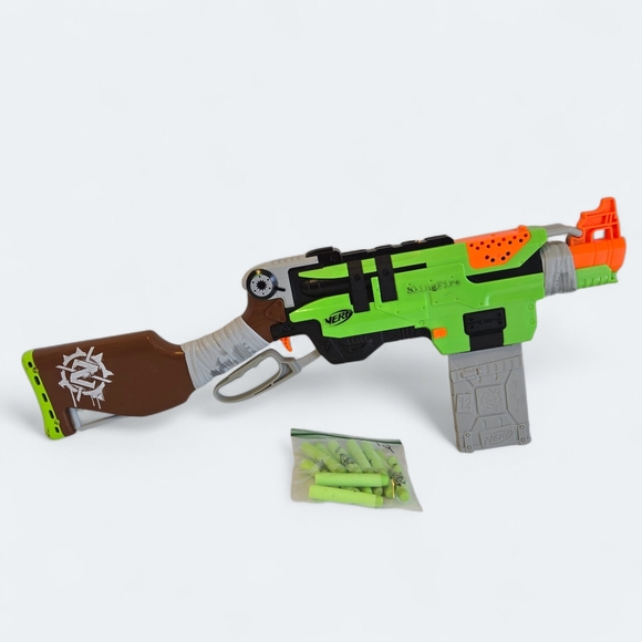 Nerf Zombie Strike Slingfire Rifle Blaster w/ 12-Round Mag & 12 Darts **WORKS** - Picture 1 of 8
